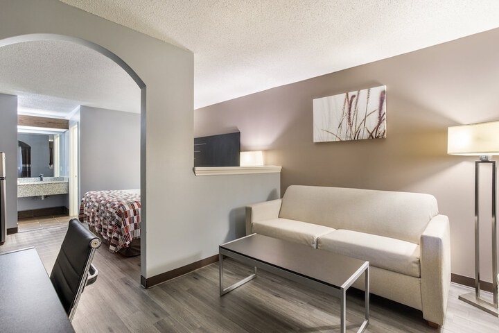 Room 14 of 36