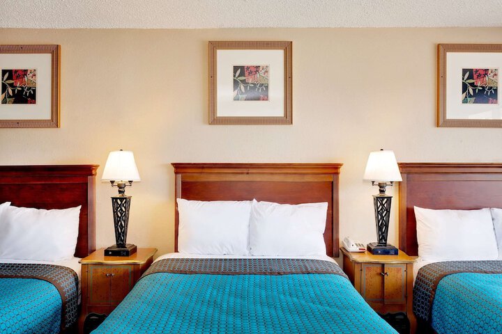Room 6 of 25