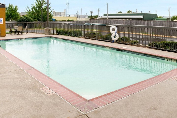 Quality Inn Cleveland MS