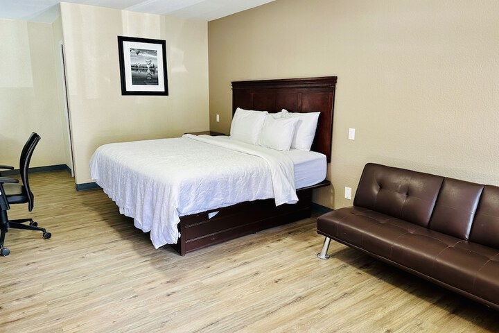 Room 18 of 42