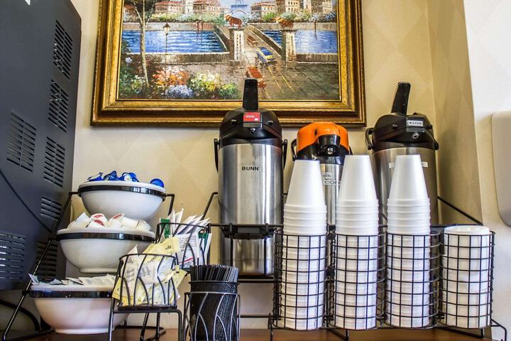 Breakfast/Coffee Service 22 of 26