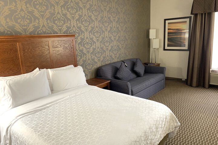 Holiday Inn Express Holland by IHG