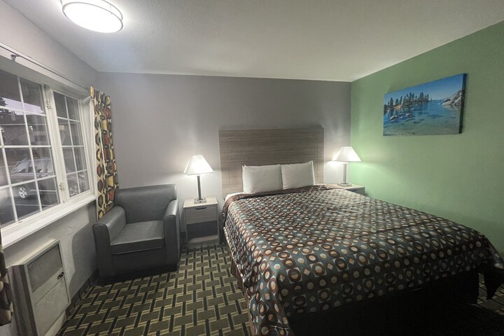 Room 70 of 84