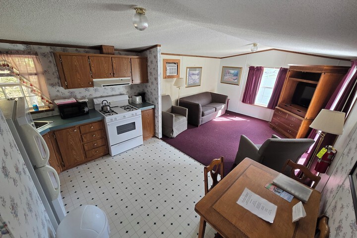 Lake View Motel