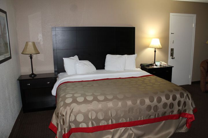 Room 14 of 36