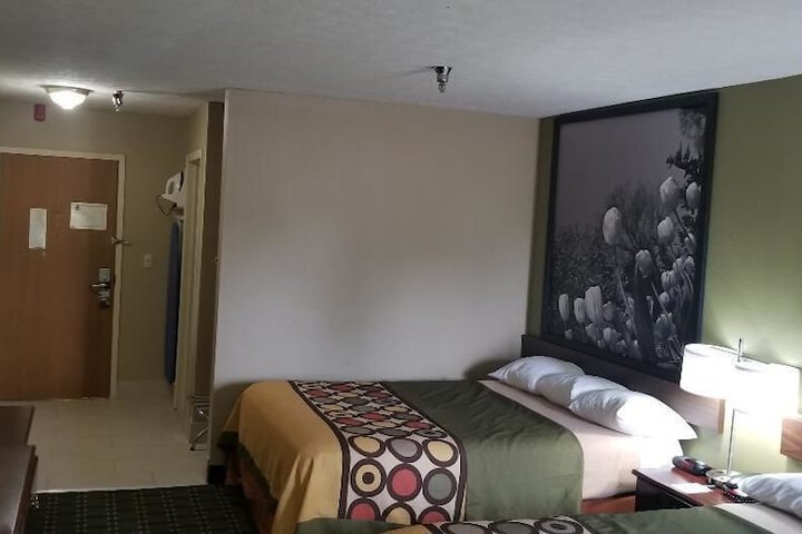 Super 8 by Wyndham Bellefontaine