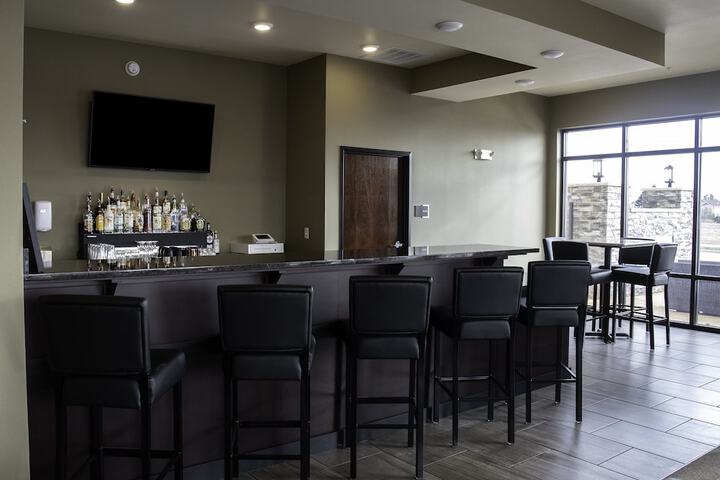 Lounge 68 of 72