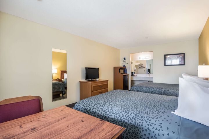 Room 13 of 21