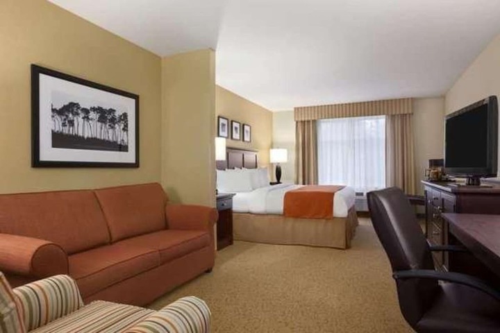 Room 10 of 25