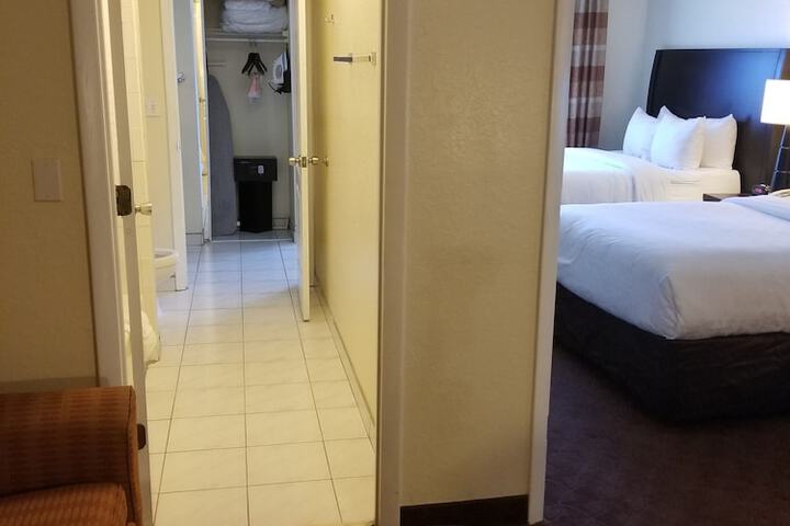 Room 50 of 115