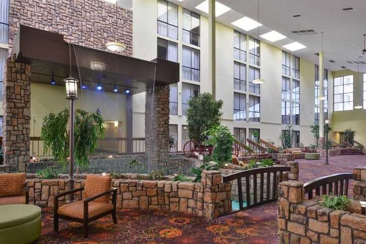 Ramada Plaza by Wyndham Sheridan Hotel & Convention Center