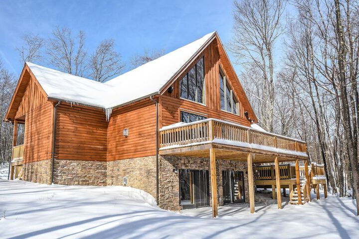 Maple Manor by Taylor Made Deep Creek