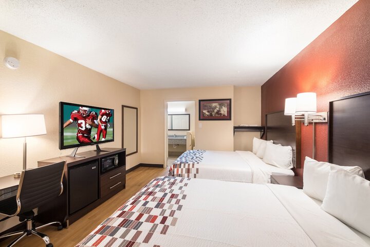 Room 15 of 33