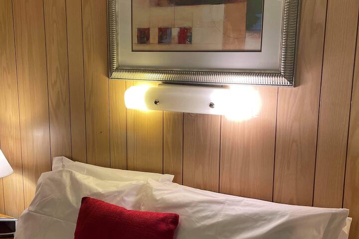 Room 27 of 36