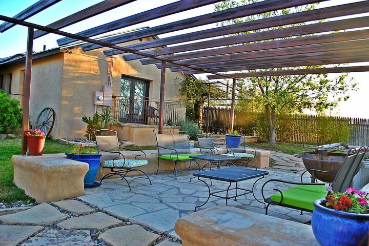 The Maverick Inn