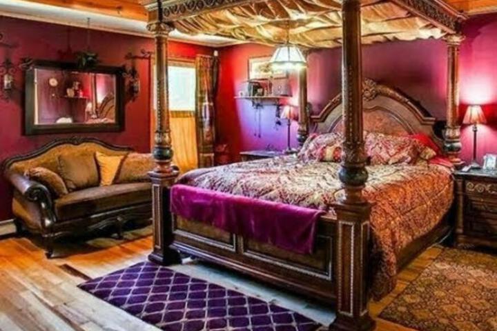 Southwoods Mountain Estate -private mansion pool, hottub+ 15 acres