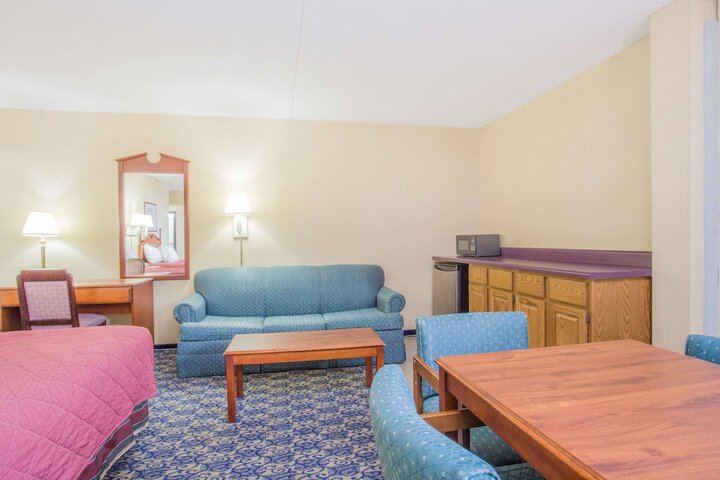 Room 22 of 34