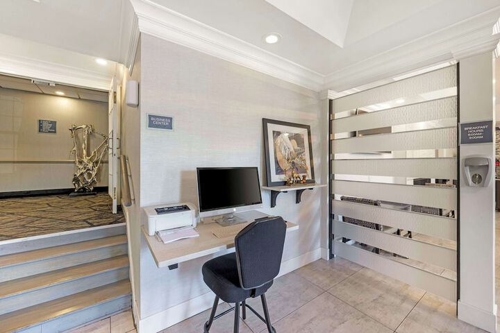 Business Center 29 of 29