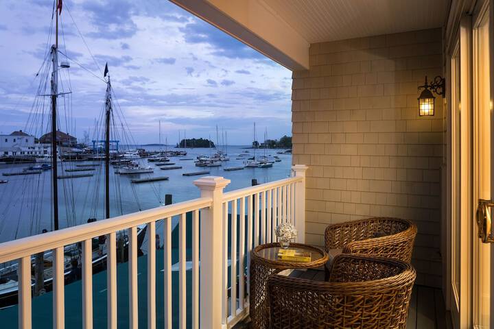 Grand Harbor Inn