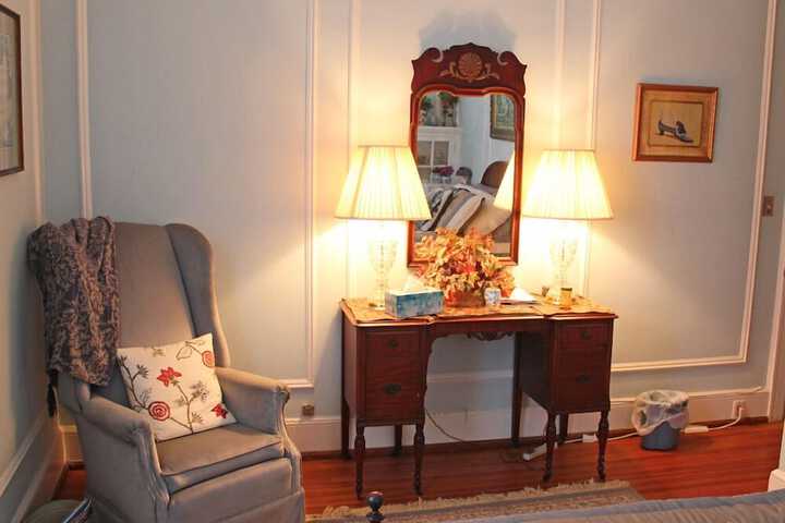 Room 10 of 13
