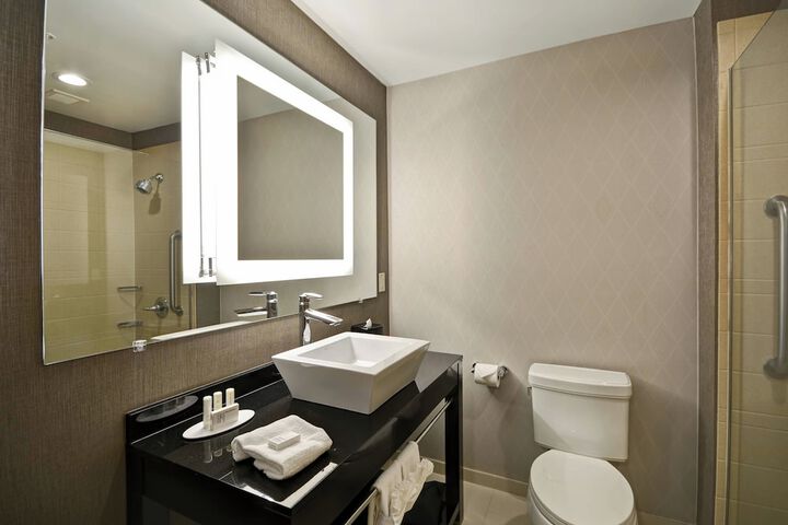SpringHill Suites by Marriott Indianapolis Airport / Plainfield