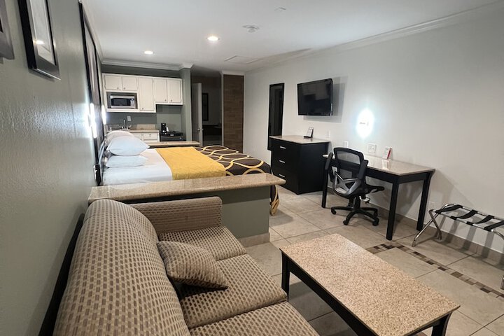Room 27 of 54