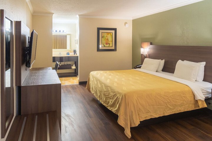 Room 43 of 84