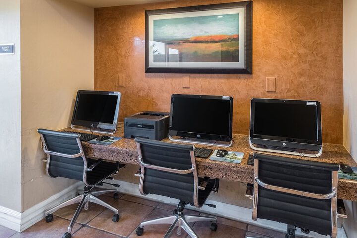 Business Center 50 of 51