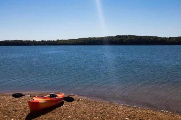 1Min to Percy Priest Lake 2 Masters Quiet Family Home