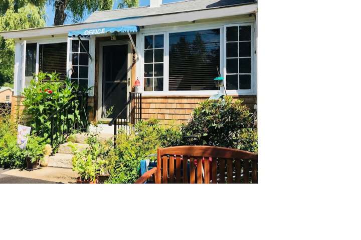 Shorelands Guest Resort and Cottages