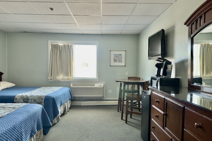 Room 28 of 35