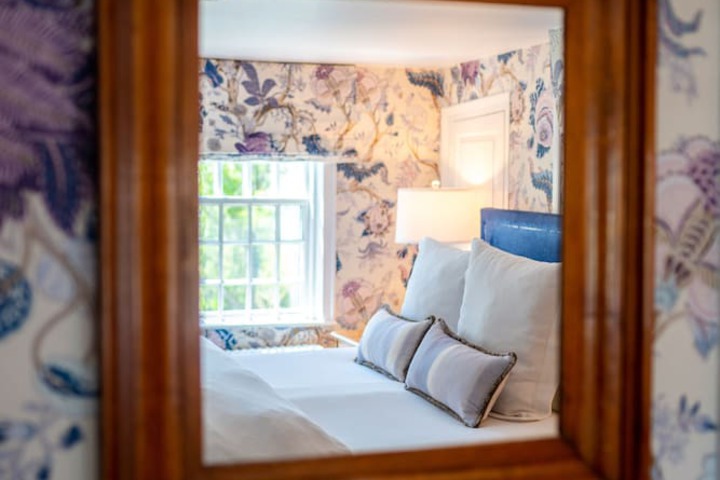 Room 54 of 72