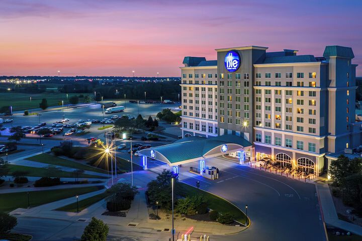 Isle Casino Hotel Waterloo - a Caesars Rewards Destination