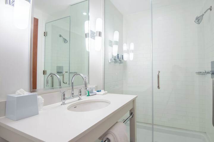 Four Points by Sheraton Saskatoon