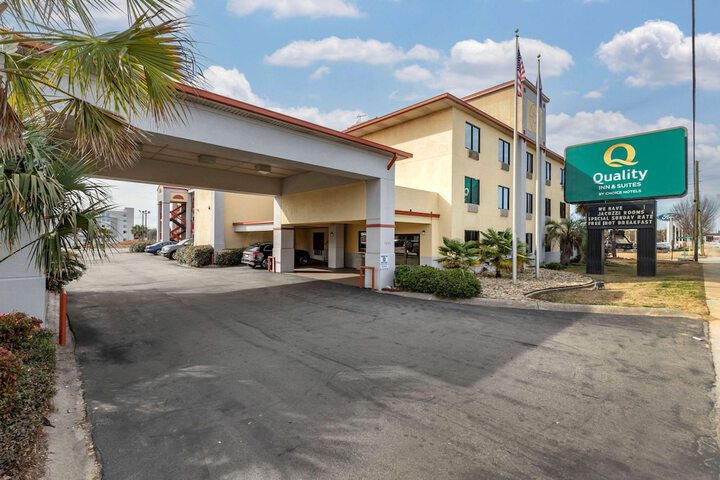 Hotel 3 of 48