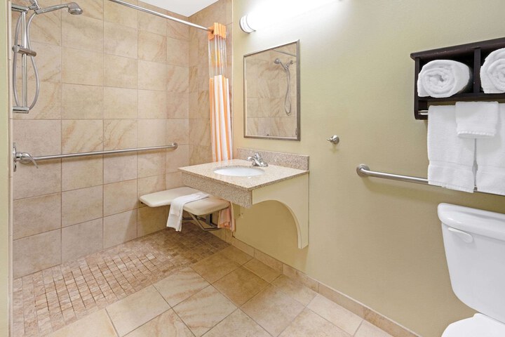 La Quinta Inn & Suites by Wyndham Stillwater-University Area