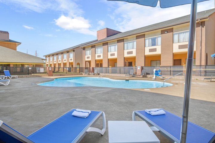 Quality Suites Hickory South