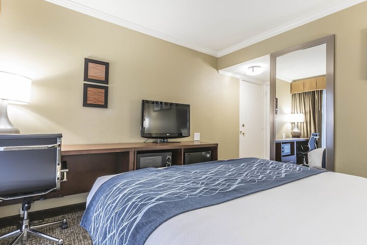 Room 30 of 50