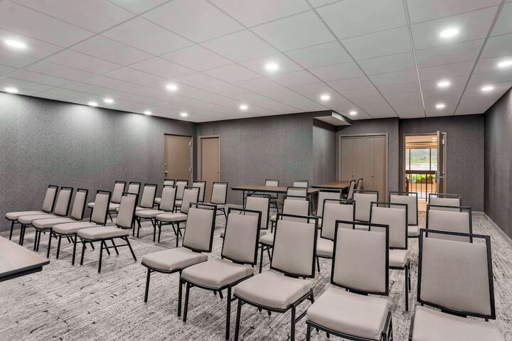 Best Western Plus Heritage Rail-South York / I-83