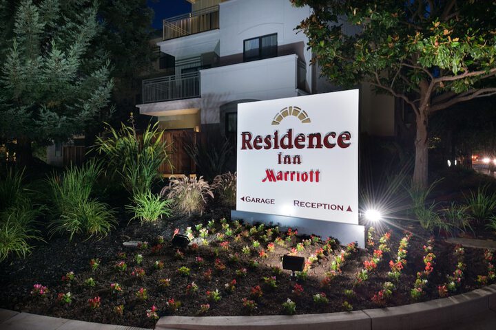 Hotel Exterior 58 of 63