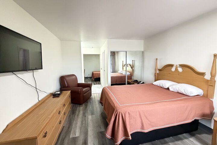 Economy Inn & Suites