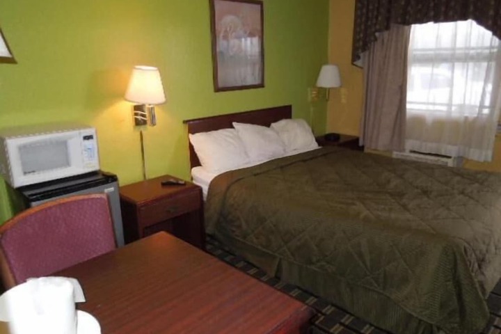Room 18 of 35