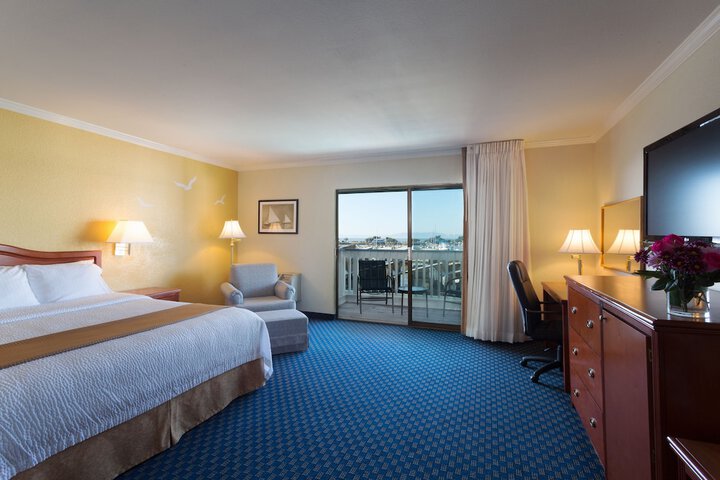 Room 10 of 37