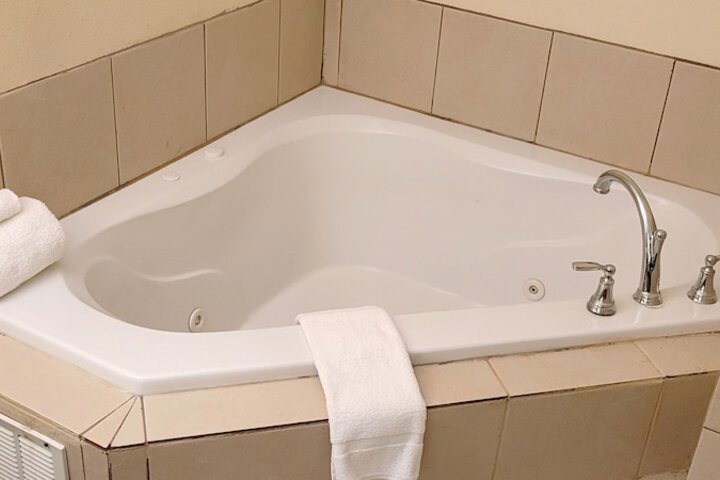 Hot Tub 38 of 39