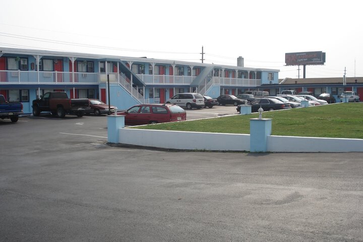 New Sea Breeze Motel