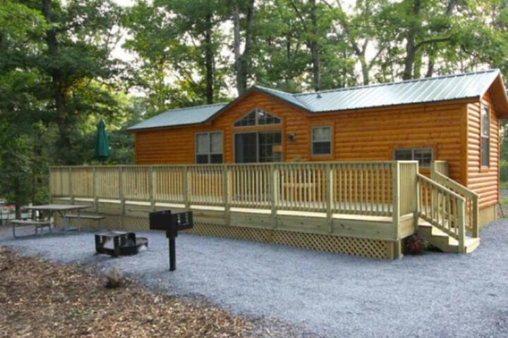 Lakeland RV Campground Cottage 15