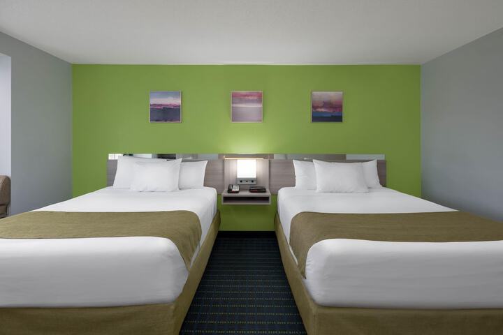 Microtel Inn by Wyndham Cornelius / Lake Norman