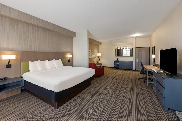 Country Inn & Suites by Radisson Findlay, OH