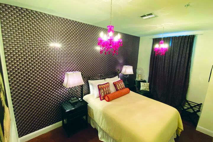 Room 15 of 25
