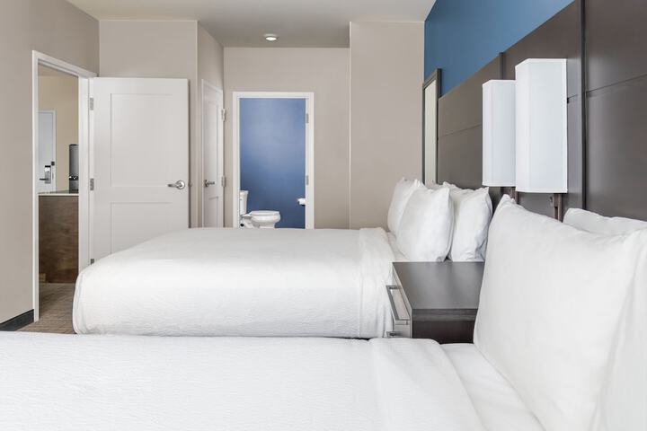 Room 21 of 38